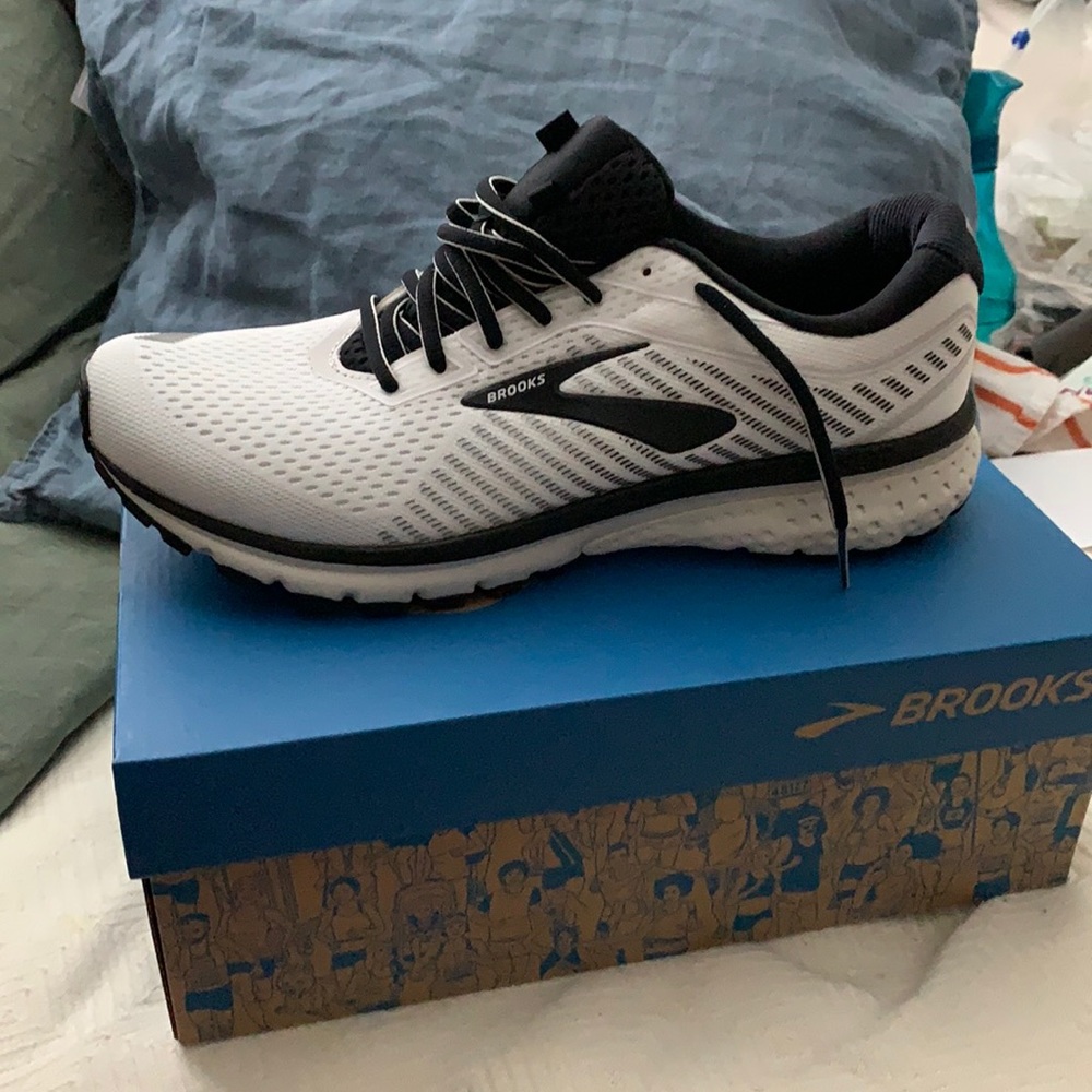 NWT Men's Brooks Ghost 12 Running Shoes, Size 9.5